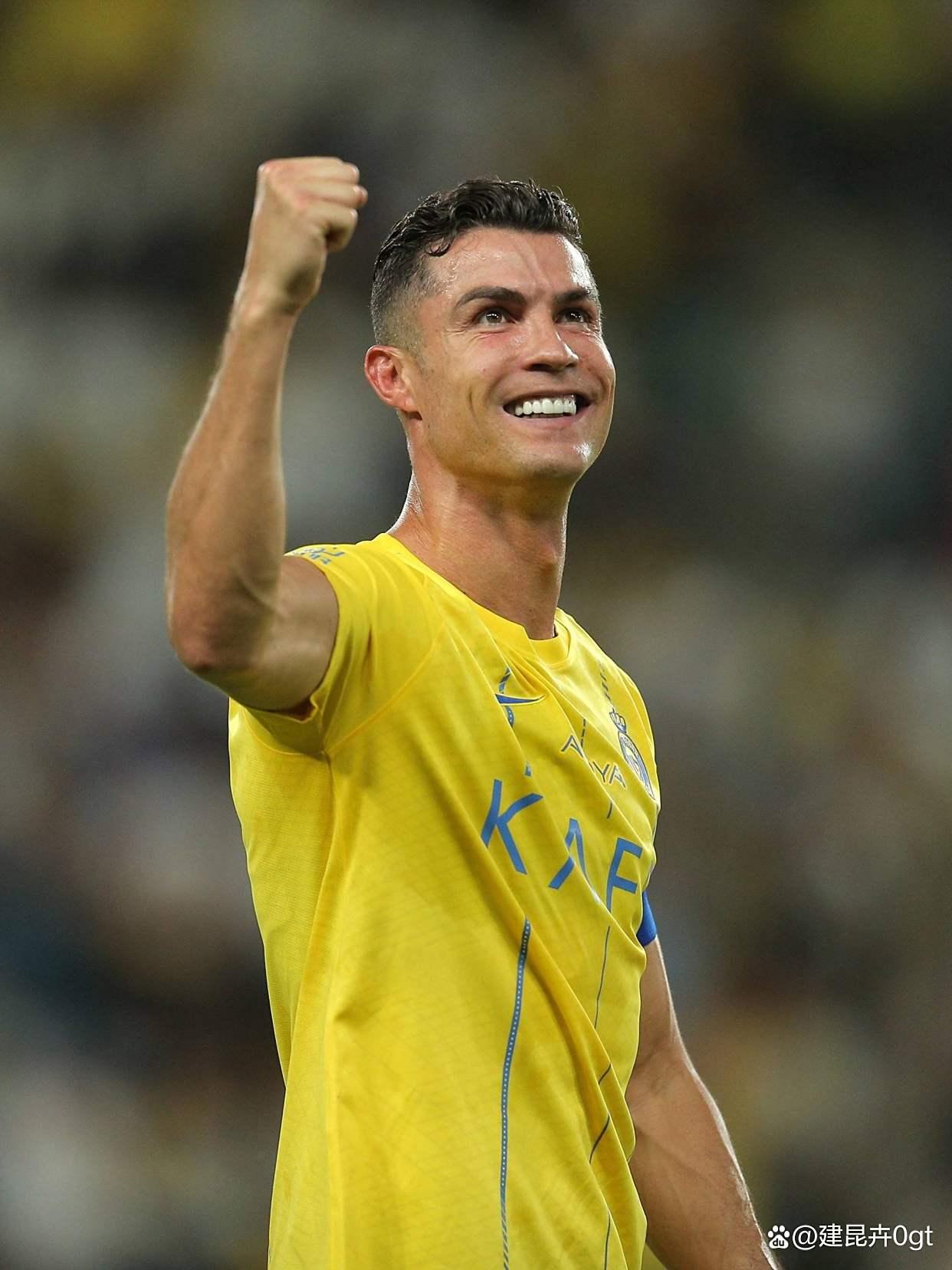 九游网页版-C罗连续二十场比赛得分超过晋级集结日广东宏远备战法甲，冲刺阶段斯图加特调整名单以备中超瞬间刷屏(c罗最近比赛赛程)