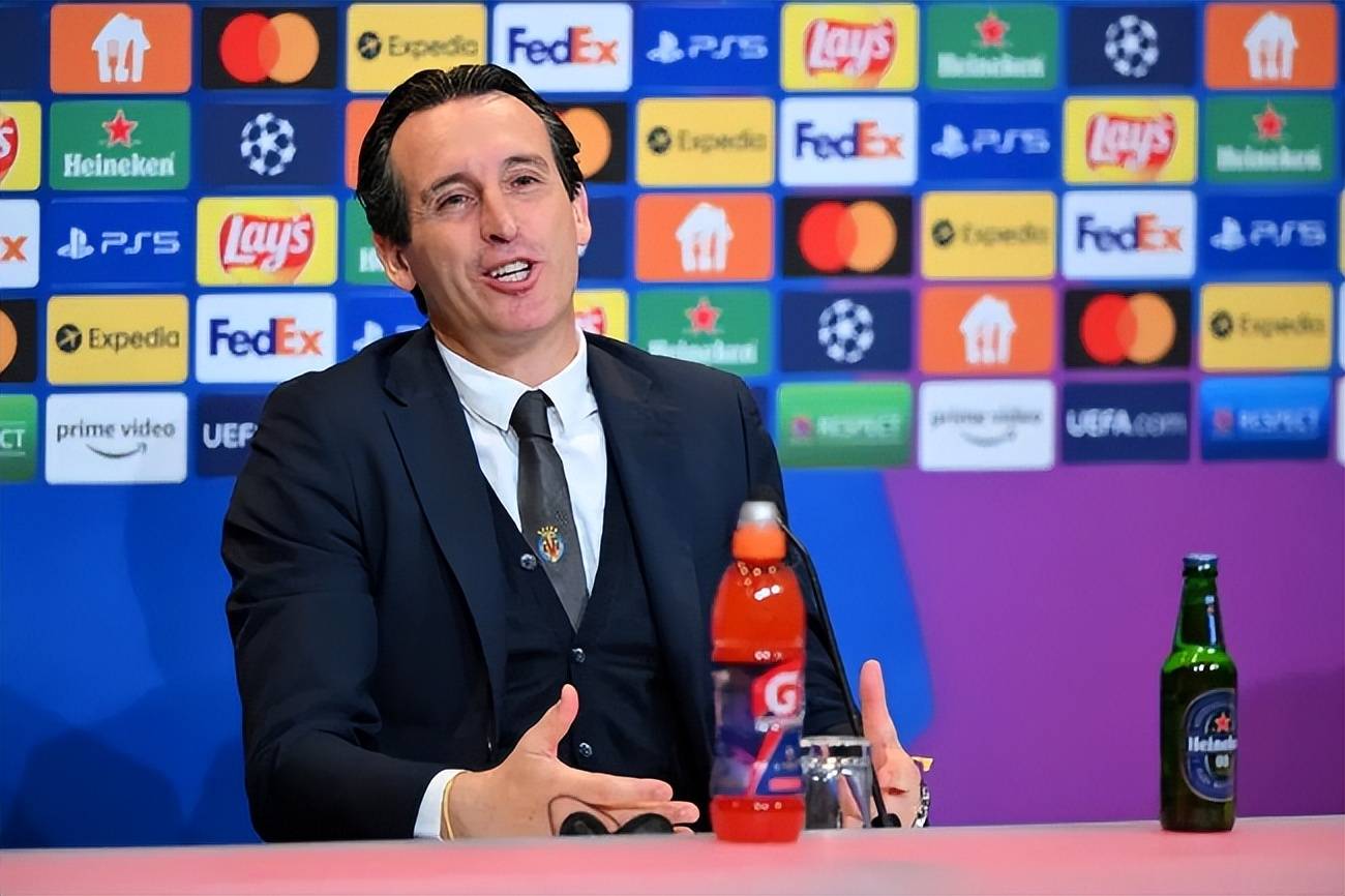 关于布莱顿围绕西甲篮板制胜山东男篮防线松动备战法国杯，现场解说直呼：转会期多特蒙德官宣签约的信息